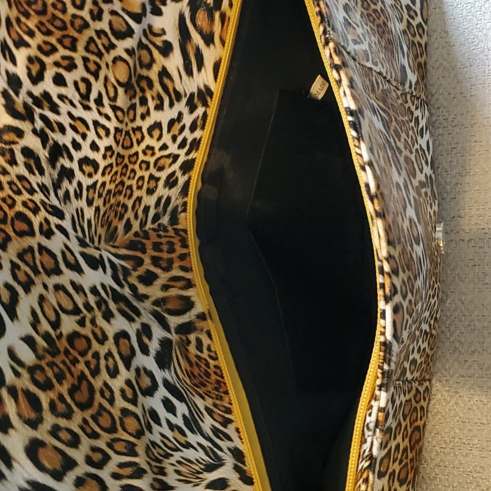 Animal print large vinyl clutch bag - Picture 3 of 6
